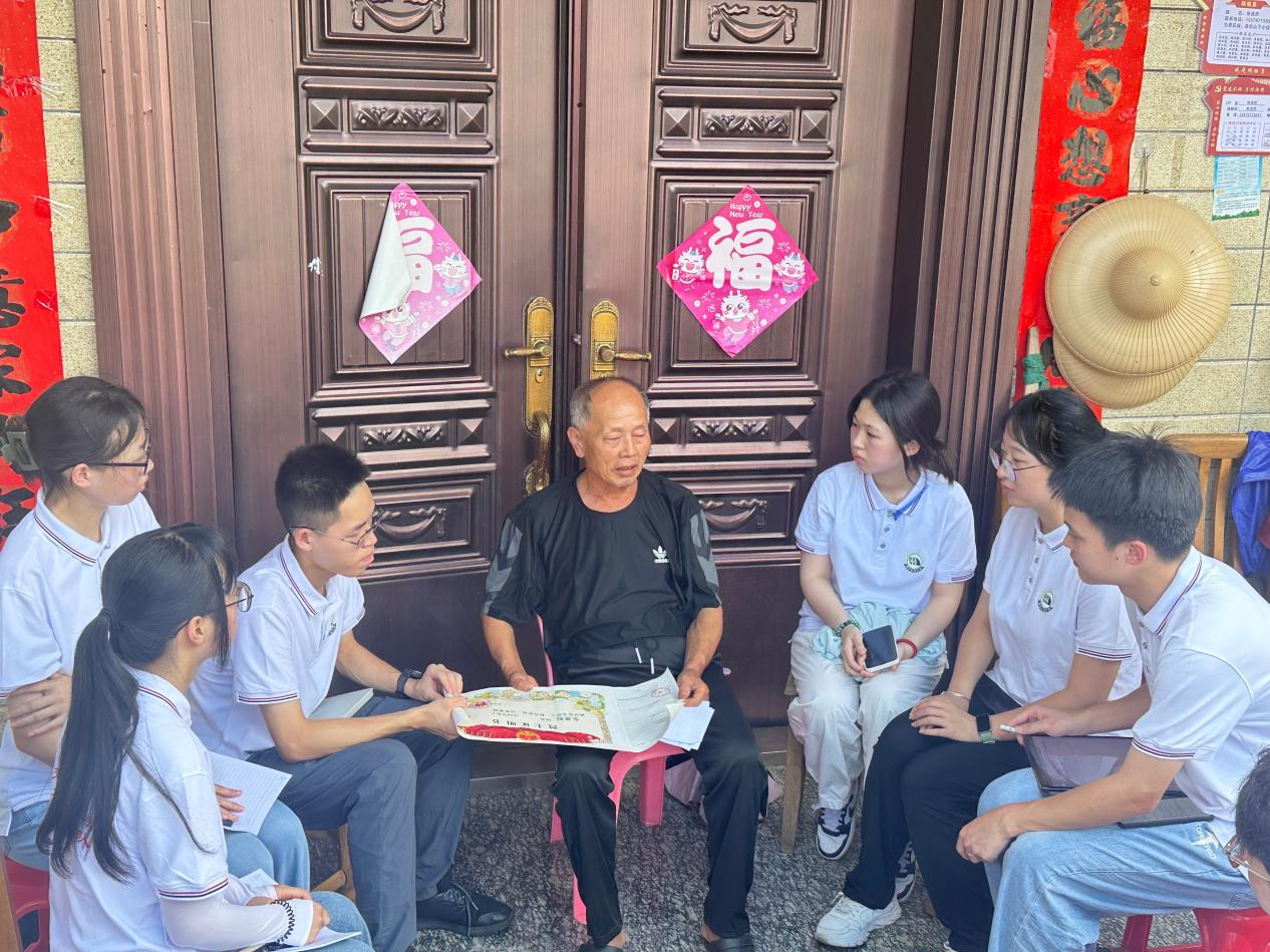 Beat365唯一官方网站暑期社会实践团赴瑞金寻访红军后代_fororder_图片17