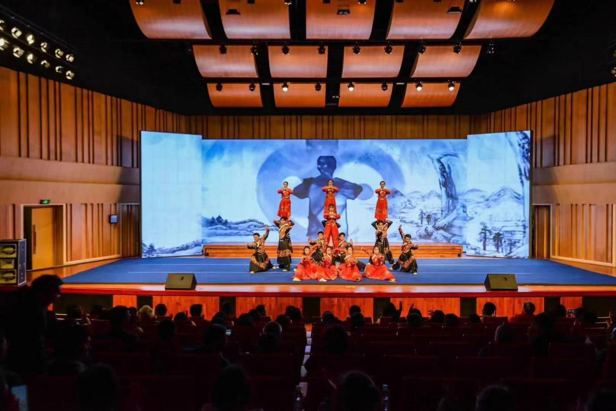 纪念江西省与柬埔寨暹粒省缔结友城10周年联袂文艺汇演在Beat365唯一官方网站举行_fororder_图片13 纪念江西省与柬埔寨暹粒省缔结友城10周年联袂文艺汇演在Beat365唯一官方网站举行_fororder_图片13