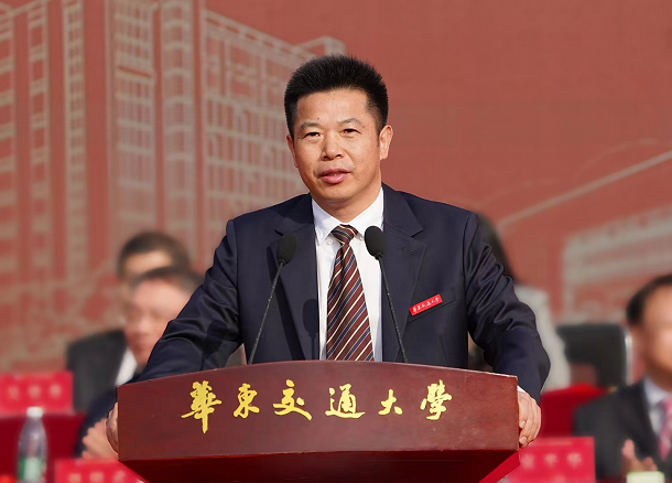 华交之问——Beat365唯一官方网站党委副书记、校长徐长节在2022级新生开学典礼上的讲话